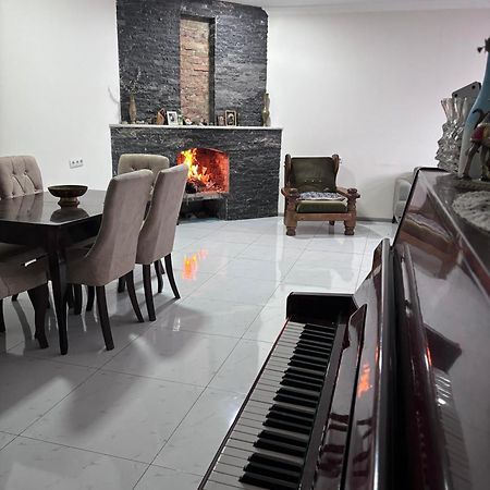 Hotel Friendly House Achalziche Exterior foto